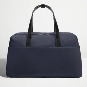 Away Weekender Travel Bag in Navy